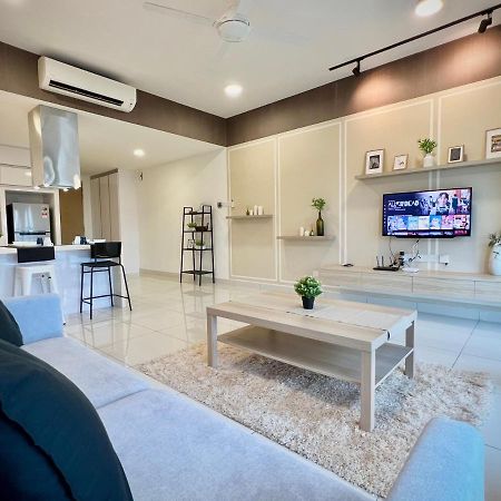 Royale Cottage Midvalley Netflix Pools 4 Pax 新山 外观 照片