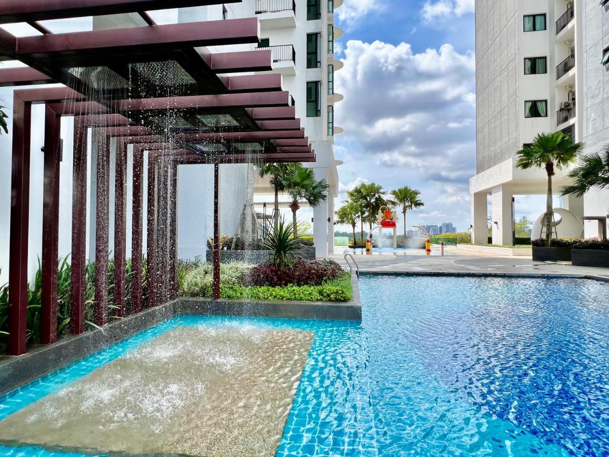 Royale Cottage Midvalley Netflix Pools 4 Pax 新山 外观 照片